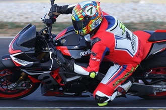Hyper Nakeds auf der Rennstrecke 2021 - Aprilia Tuono V4 Factory Hyper Nakeds auf der Rennstrecke 2021 - Aprilia Tuono V4 Factory