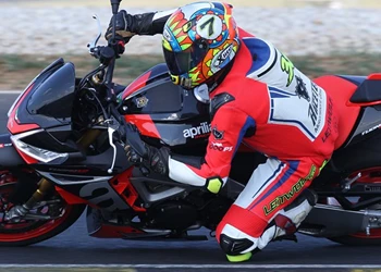 Hyper Nakeds auf der Rennstrecke 2021 - Aprilia Tuono V4 Factory Hyper Nakeds auf der Rennstrecke 2021 - Aprilia Tuono V4 Factory