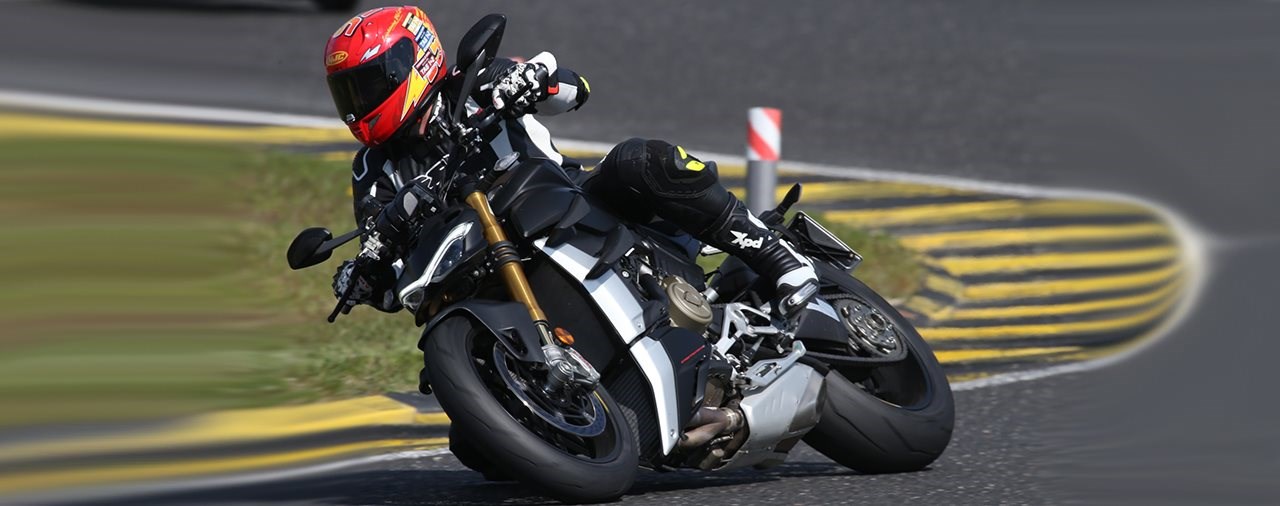 Hyper Nakeds auf der Rennstrecke 2021 - Ducati Streetfighter V4 S