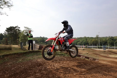 Honda CRF250R 2022 Test - Alles neu gleich Alles besser? Honda CRF250R 2022 Test - Alles neu gleich Alles besser?