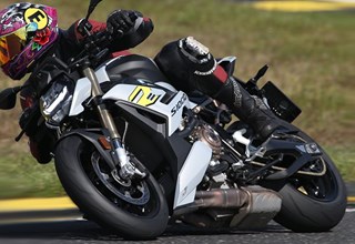 Hyper Nakeds auf der Rennstrecke 2021 - BMW S 1000 R