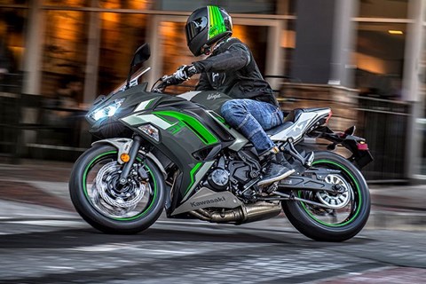 Kawasaki Ninja 650 mit neuen Farben für 2022