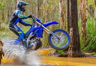 Upgrade für die Yamaha WR250F Enduro mittels Motocross-Technik