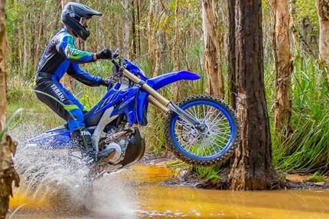 Upgrade für die Yamaha WR250F Enduro mittels Motocross-Technik
