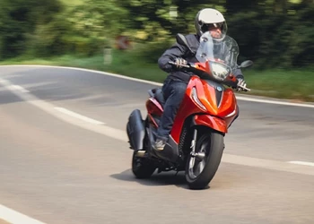 Piaggio Beverly 400 S Roller Test 2021 Piaggio Beverly 400 S Roller Test 2021