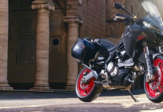 Neue Ducati Multistrada V2 und V2 S für 2022 präsentiert