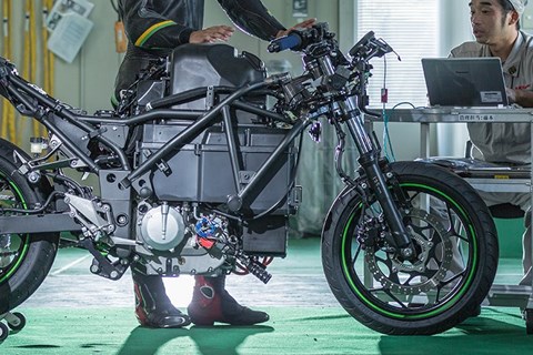 Kawasaki baut Elektro- und Wasserstoffmotorräder!