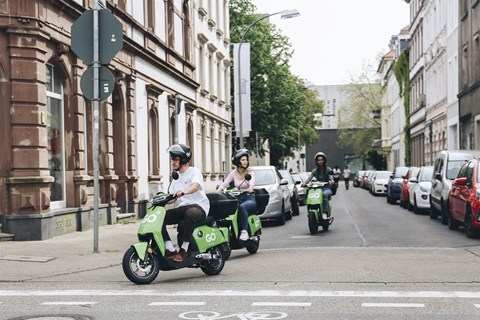 Motorrad eingewintert? GO Sharing verdoppelt E-Moped Flotte