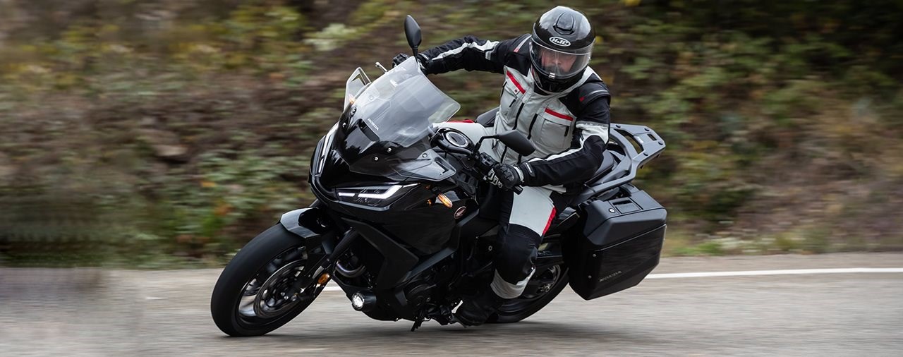 Honda NT1100 - Reise-Motorrad im Test 2022