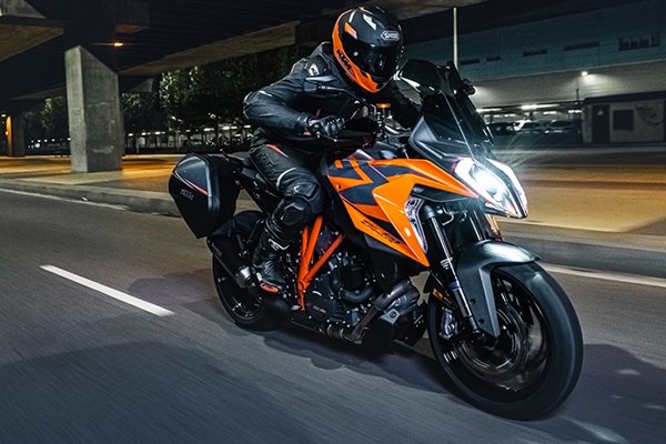 Neue KTM 1290 Super Duke GT 2022 Neue KTM 1290 Super Duke GT 2022