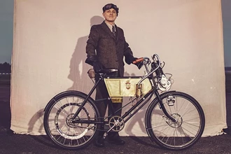 Royal Enfield baut das erste Motorfahrrad nach Royal Enfield baut das erste Motorfahrrad nach