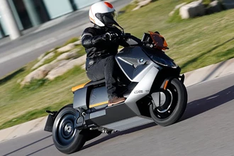 Die leise Revolution? BMW CE 04 Elektroroller Test 2022 Die leise Revolution? BMW CE 04 Elektroroller Test 2022
