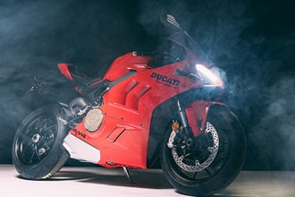 Evolution der modernen Legende - Ducati Panigale V4 2022 Evolution der modernen Legende - Ducati Panigale V4 2022