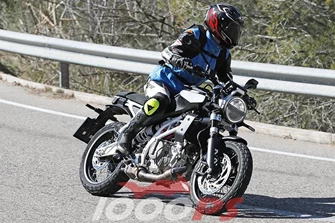 Husqvarna Svartpilen 401 2023 Erlkönig gesichtet Husqvarna Svartpilen 401 2023 Erlkönig gesichtet
