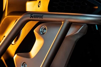 Akrapovic baut erstmals Sturzbügel für die BMW R 1250 GS Akrapovic baut erstmals Sturzbügel für die BMW R 1250 GS