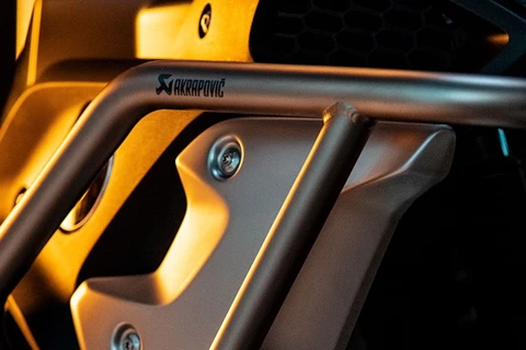 Akrapovic baut erstmals Sturzbügel für die BMW R 1250 GS Akrapovic baut erstmals Sturzbügel für die BMW R 1250 GS