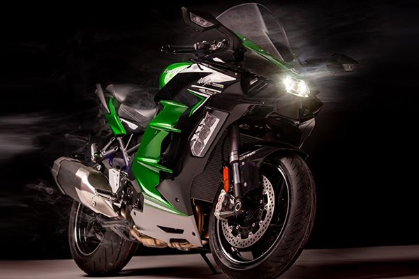 Kawasaki Ninja H2 SX SE 2022 - das Kompressorbike mit Radar!