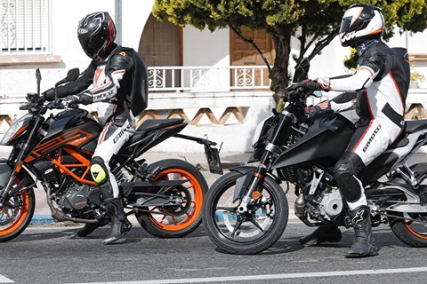 Komplett neu! - KTM 125 Duke 2023 Prototyp gesichtet