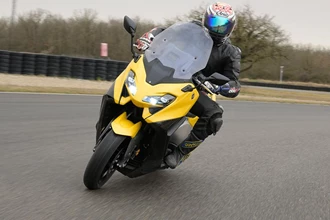 Yamaha TMAX Rennstrecken-Test 2022 Yamaha TMAX Rennstrecken-Test 2022