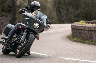 Erster Test der Harley-Davidson Low Rider ST Erster Test der Harley-Davidson Low Rider ST