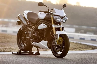 Triumph Speed Triple R (2012-2015): Test & Kaufberatung Triumph Speed Triple R (2012-2015): Test & Kaufberatung