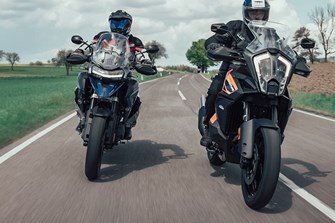 Triumph Tiger 1200 GT Pro vs. KTM 1290 Super Adventure S 2022 Triumph Tiger 1200 GT Pro vs. KTM 1290 Super Adventure S 2022