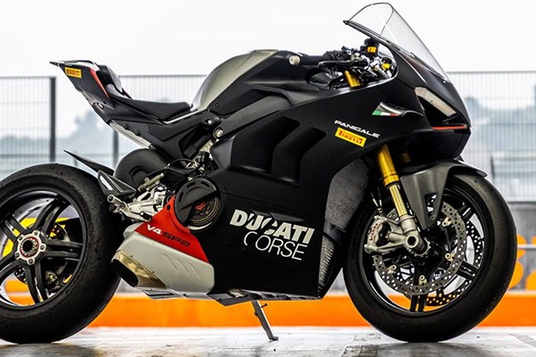 Ducati Panigale V4 SP2 Test beim Masterbike Vergleich 2022