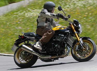 Kawasaki Z900RS SE vs. Z900RS Test 2022