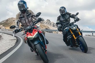 Ducati Streetfighter V2 vs. Yamaha MT-09 SP Vergleichs-Test 2022 Ducati Streetfighter V2 vs. Yamaha MT-09 SP Vergleichs-Test 2022