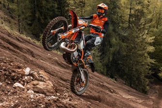 Neue KTM 300 EXC ERZBERGRODEO 2023 Neue KTM 300 EXC ERZBERGRODEO 2023