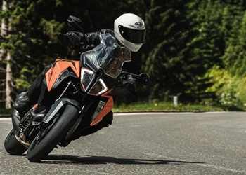 KTM 1290 Super Duke GT Test im Hyper-Touring Vergleich 2022 KTM 1290 Super Duke GT Test im Hyper-Touring Vergleich 2022