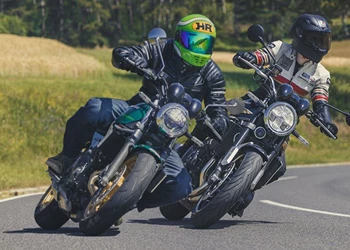 Kawasaki Z650RS gegen Z900RS Vergleich 2022 Kawasaki Z650RS gegen Z900RS Vergleich 2022