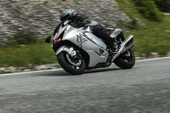 Suzuki Hayabusa im Hyper-Touring Vergleichstest 2022 Suzuki Hayabusa im Hyper-Touring Vergleichstest 2022