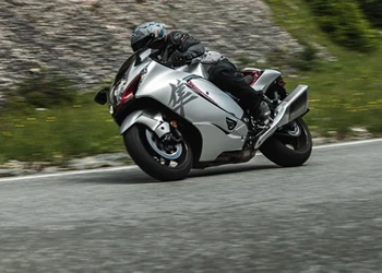 Suzuki Hayabusa im Hyper-Touring Vergleichstest 2022 Suzuki Hayabusa im Hyper-Touring Vergleichstest 2022
