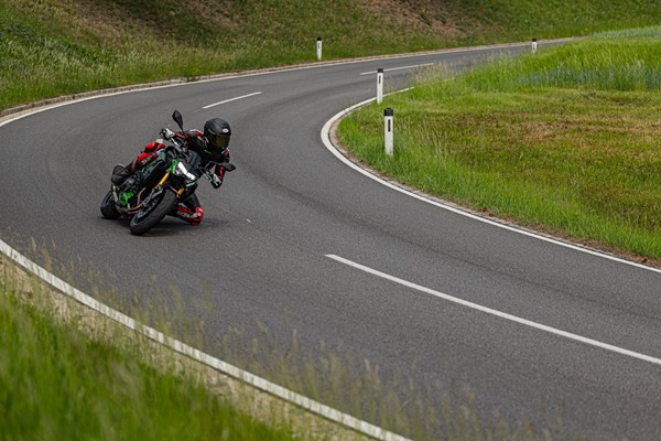 Kawasaki Z 900 SE im Test auf der Landstraße
