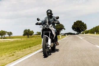Ducati DesertX 2022 im Landstraßen-Test - 21-Zoll am Asphalt Ducati DesertX 2022 im Landstraßen-Test - 21-Zoll am Asphalt