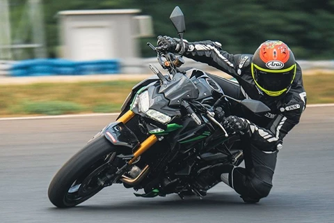 Kawasaki Z900 SE 2022 Test auf der Rennstrecke Kawasaki Z900 SE 2022 Test auf der Rennstrecke