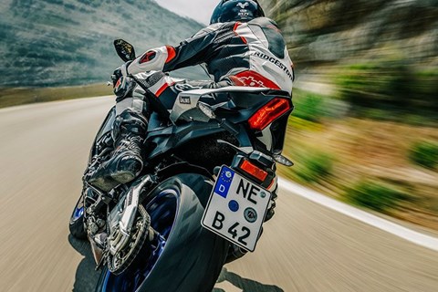 Mehr Motorradreifen! Bridgestone baut Werk in Japan aus