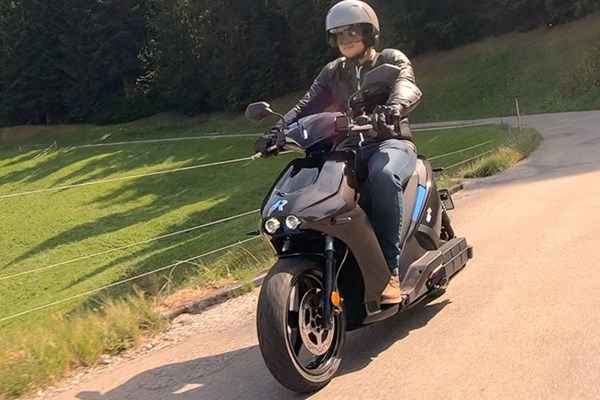 Ray 7.7 Elektroroller Test 2022