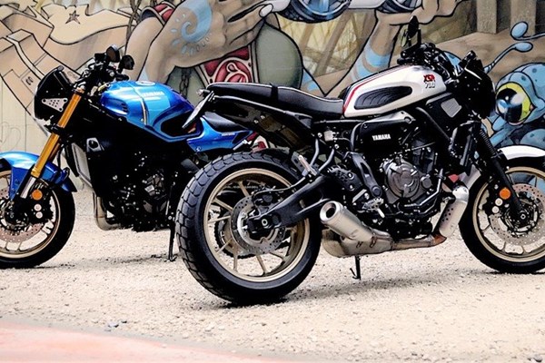 Yamaha XSR700 XTribute vs XSR900 Vergleich 2022 Yamaha XSR700 XTribute vs XSR900 Vergleich 2022