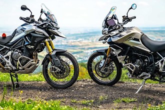 Triumph Tiger 1200 vs. 900 Reiseenduros im Vergleichs-Test Triumph Tiger 1200 vs. 900 Reiseenduros im Vergleichs-Test