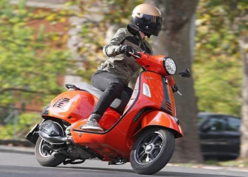 Vespa GTS 125 und GTS 300 Test 2023 - Update für die Ikone Vespa GTS 125 und GTS 300 Test 2023 - Update für die Ikone