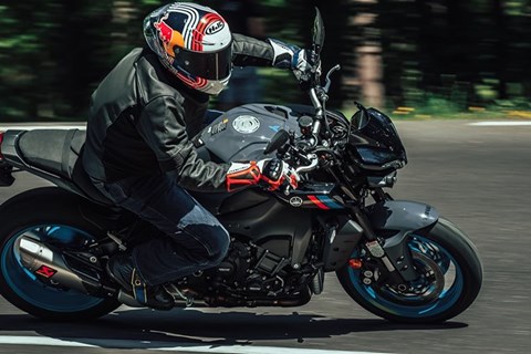 Akrapovic Slip-On Titanium auf Yamaha MT-10 Test 2022