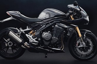 Triumph Speed Triple 1200 RR Bond Edition wird versteigert!