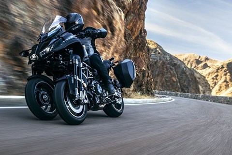 Die Yamaha Niken GT 2023 - 4 PS und Vieles mehr für 3 Räder
