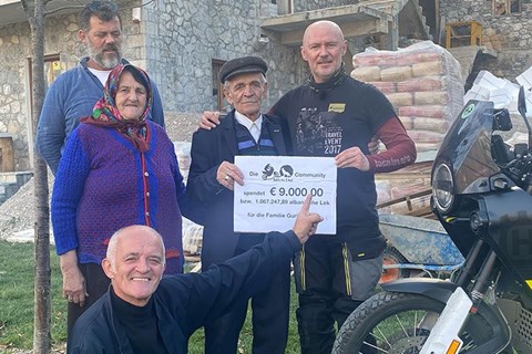 Biker spenden 9000 Euro für Brandopfer in Albanien