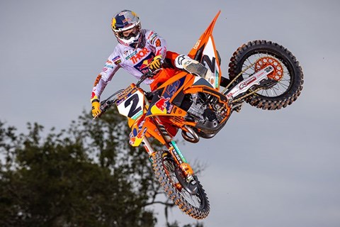 Neue KTM 450 SX-F Factory Edition 2023 Neue KTM 450 SX-F Factory Edition 2023