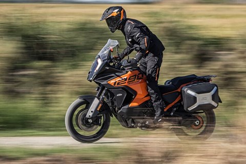 Neue KTM 1290 Super Adventure S 2023