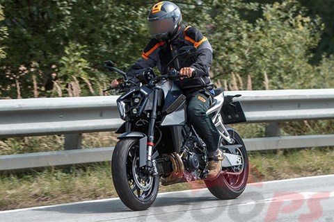 KTM 950 Duke schon 2024? Erlkönige gesichtet!