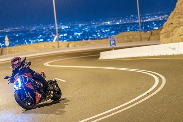 Ducati Diavel V4 2023 - der erste Test des Macho-Bikes!